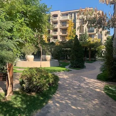 Deluxe In Cascadas Sunny Daire *