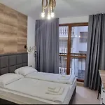 Deluxe In Cascadas Sunny Daire *